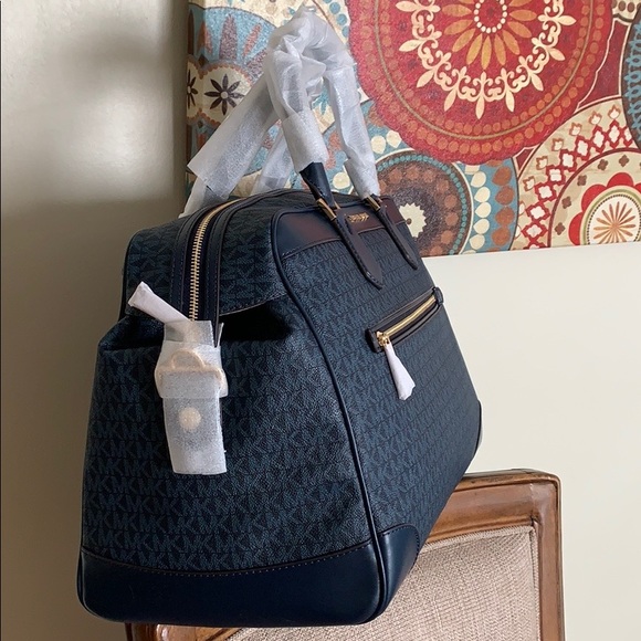 Michael Kors Admiral Blue Weekender - Picture 3 of 8